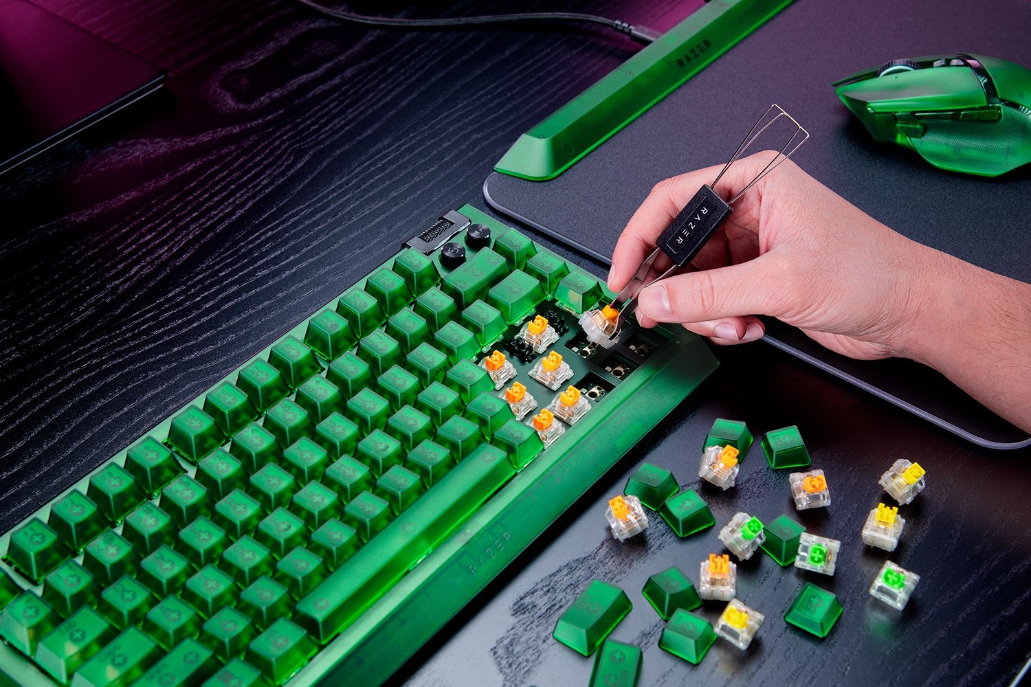 کیبورد RAZER BLACKWIDOW V4 75% Phantom Green Edition