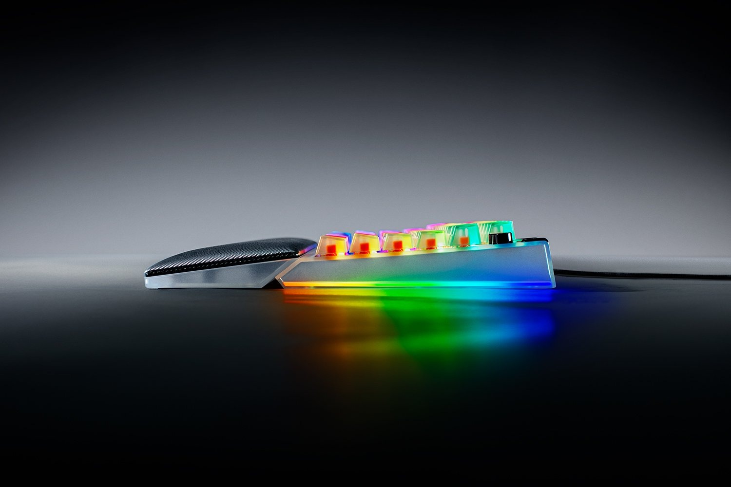 کیبورد RAZER BLACKWIDOW V4 75% Phantom White Edition